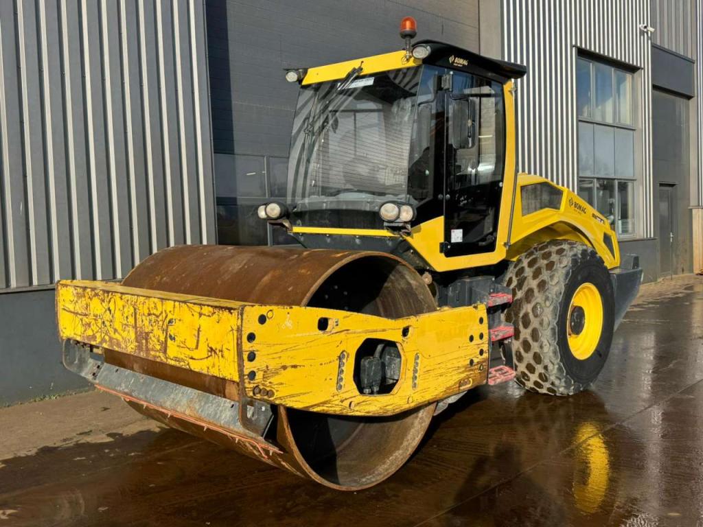 Bomag BW213D-5 Photo 2