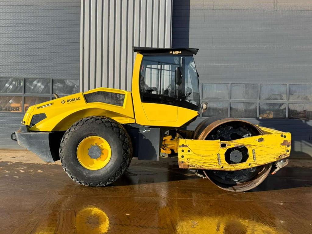 Bomag BW213D-5 Photo 6