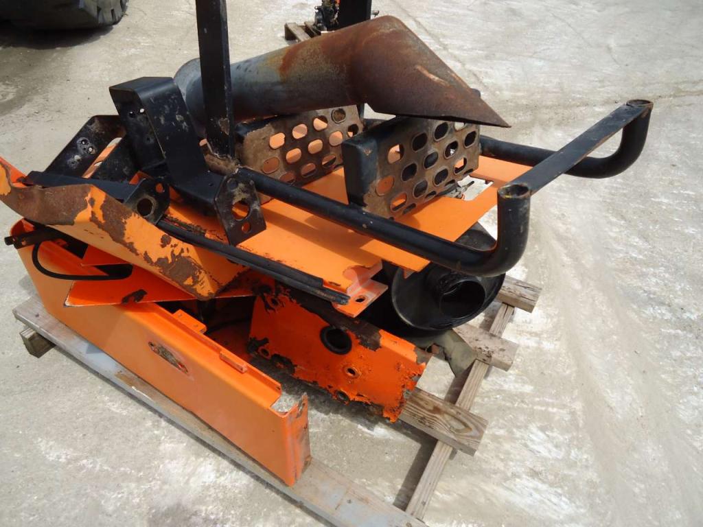 Hood and body panel for Fiat Hitachi W130-130PL Photo 1