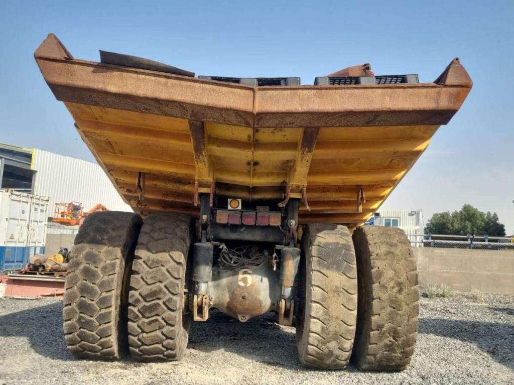 Komatsu HD465-7 Photo 7