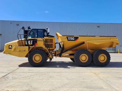 Caterpillar 725C2 Photo 1