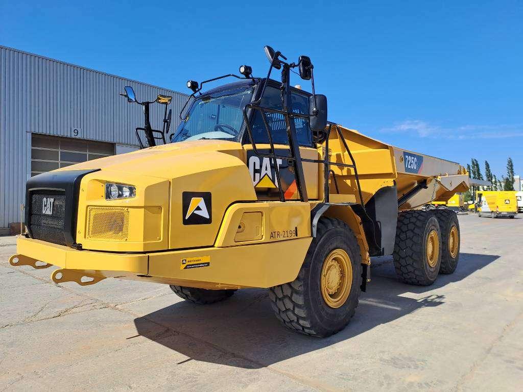 Caterpillar 725C2 Photo 2