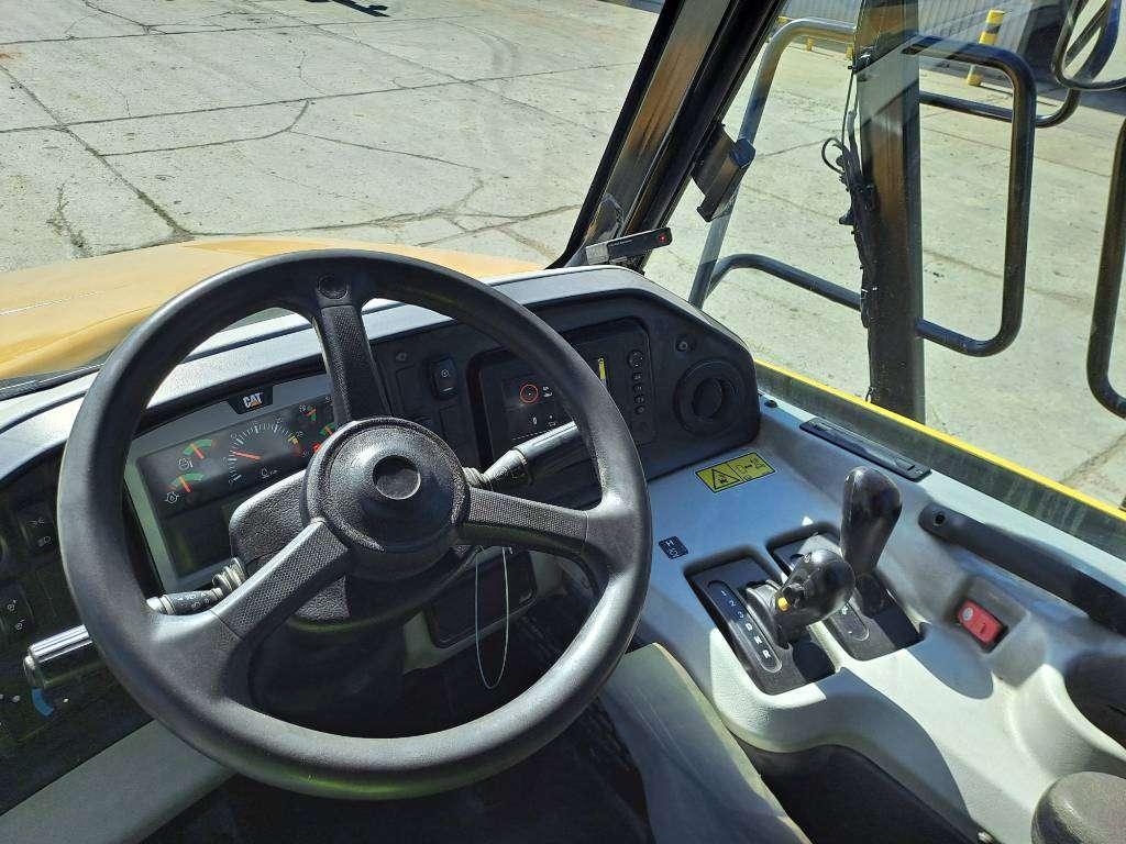 Caterpillar 725C2 Photo 22