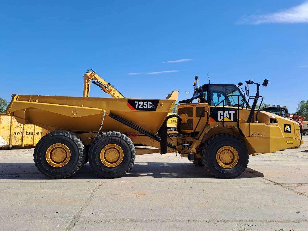 Caterpillar 725C2 Photo 7