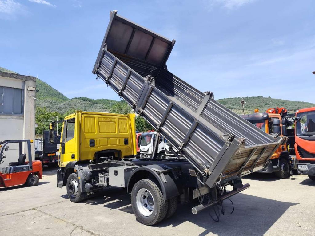 Iveco EUROCARGO 120E28P Photo 28
