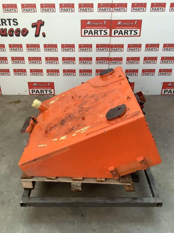 Tank (spare parts) for Hitachi ZW250-6 Photo 4