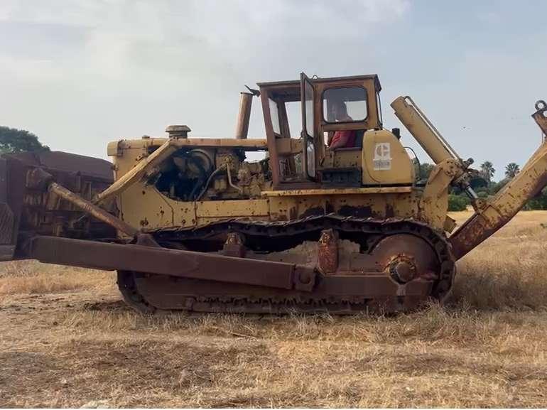 Caterpillar D9G Photo 1