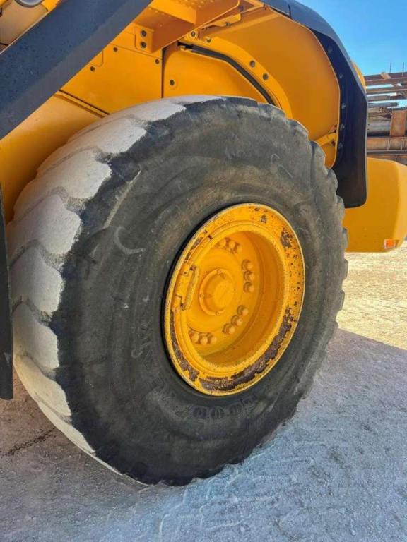 Volvo L120G Photo 10