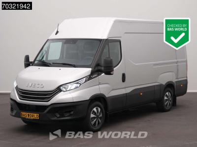 Iveco Daily 35S21 3.0L Automaat L2H2 3,5t Trekhaak 210PK ACC LED Navi Airco Camera Stoelverwamring Euro6 sold by BAS World B.V.
