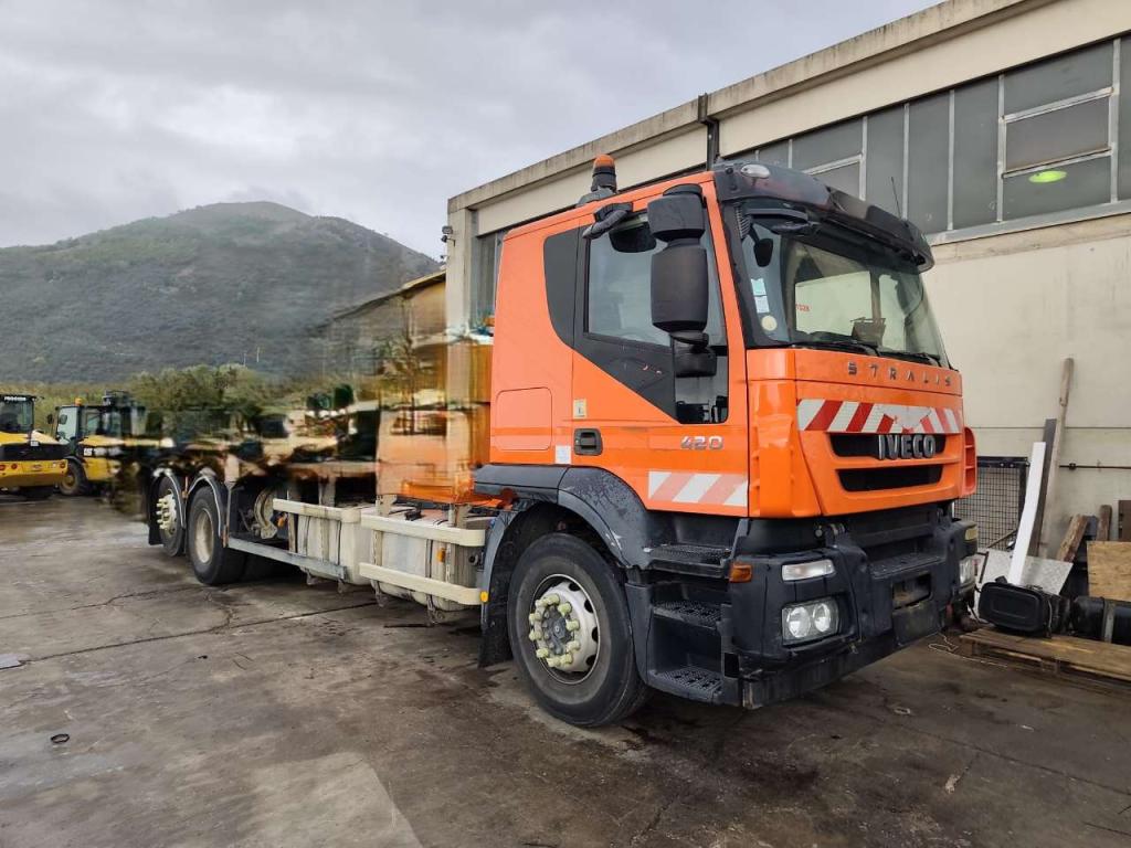 Iveco STRALIS 260S42 Photo 11