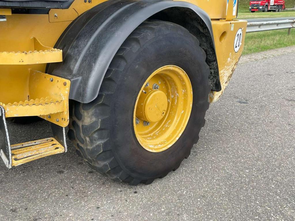 Caterpillar 908 Photo 12