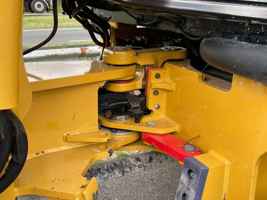Caterpillar 908 Photo 15