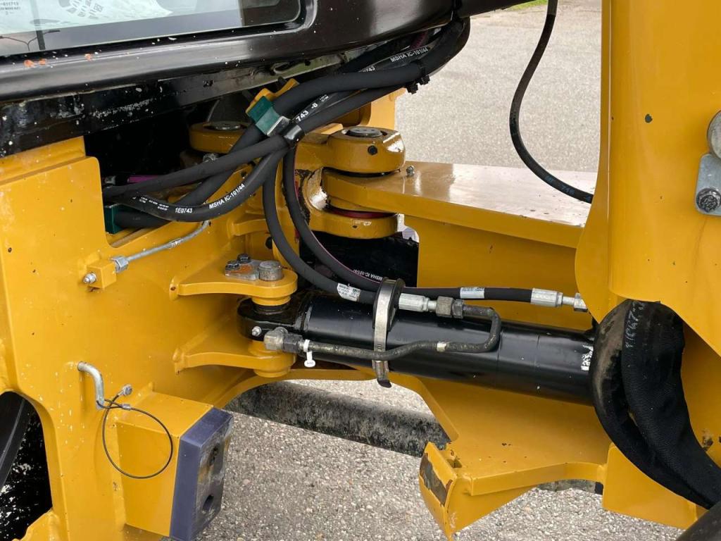 Caterpillar 908 Photo 16