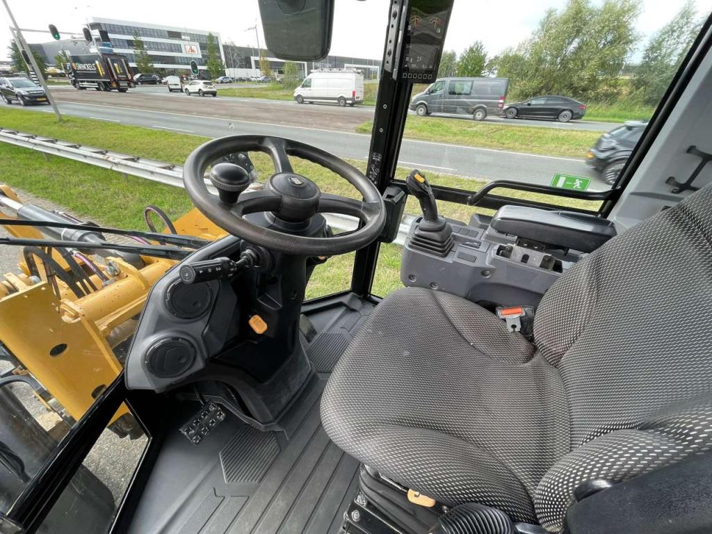 Caterpillar 908 Photo 19