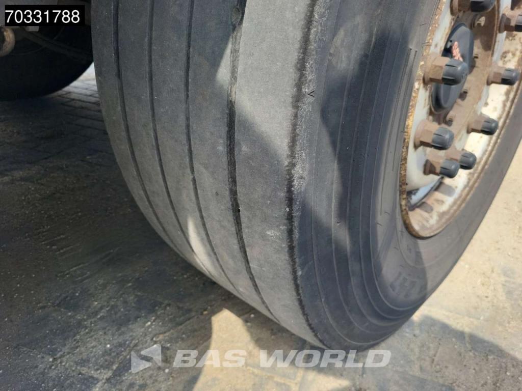 Schmitz SCB*S3B Tailgate Lift Axle 250x270cm Photo 21
