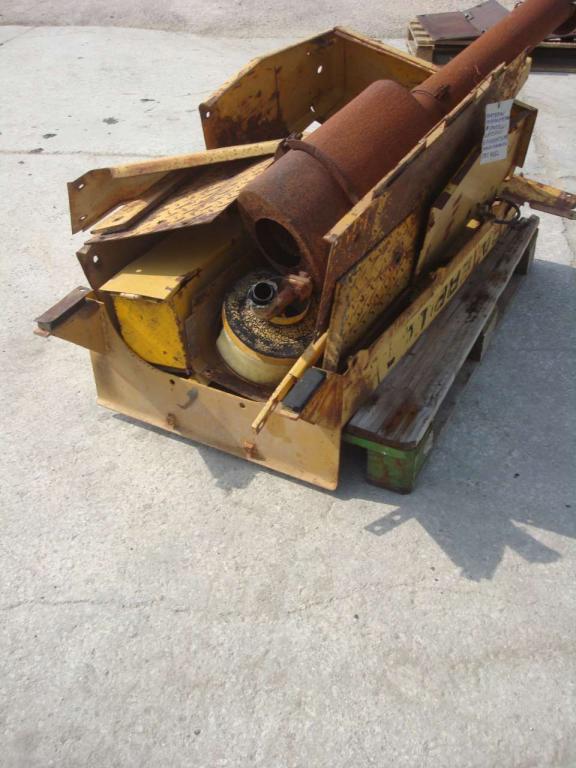 Sump pan for Caterpillar 955 L Photo 2