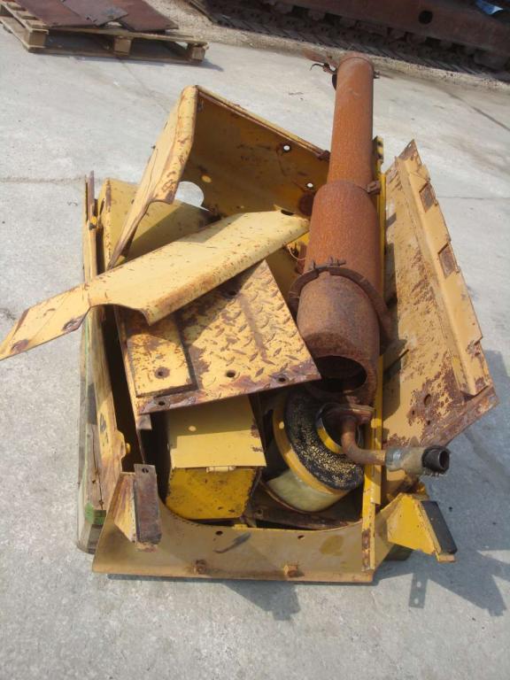 Sump pan for Caterpillar 955 L Photo 4