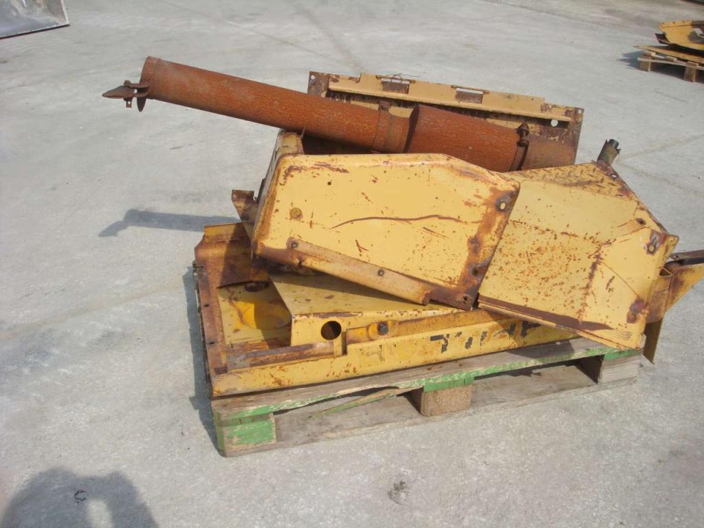 Sump pan for Caterpillar 955 L Photo 5