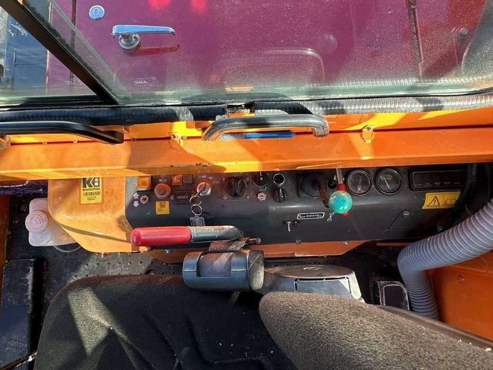 Yanmar C50R-3A Photo 11
