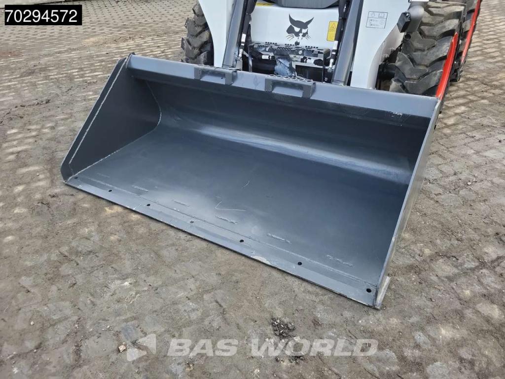 Bobcat S510 A/C - Cabin Photo 14