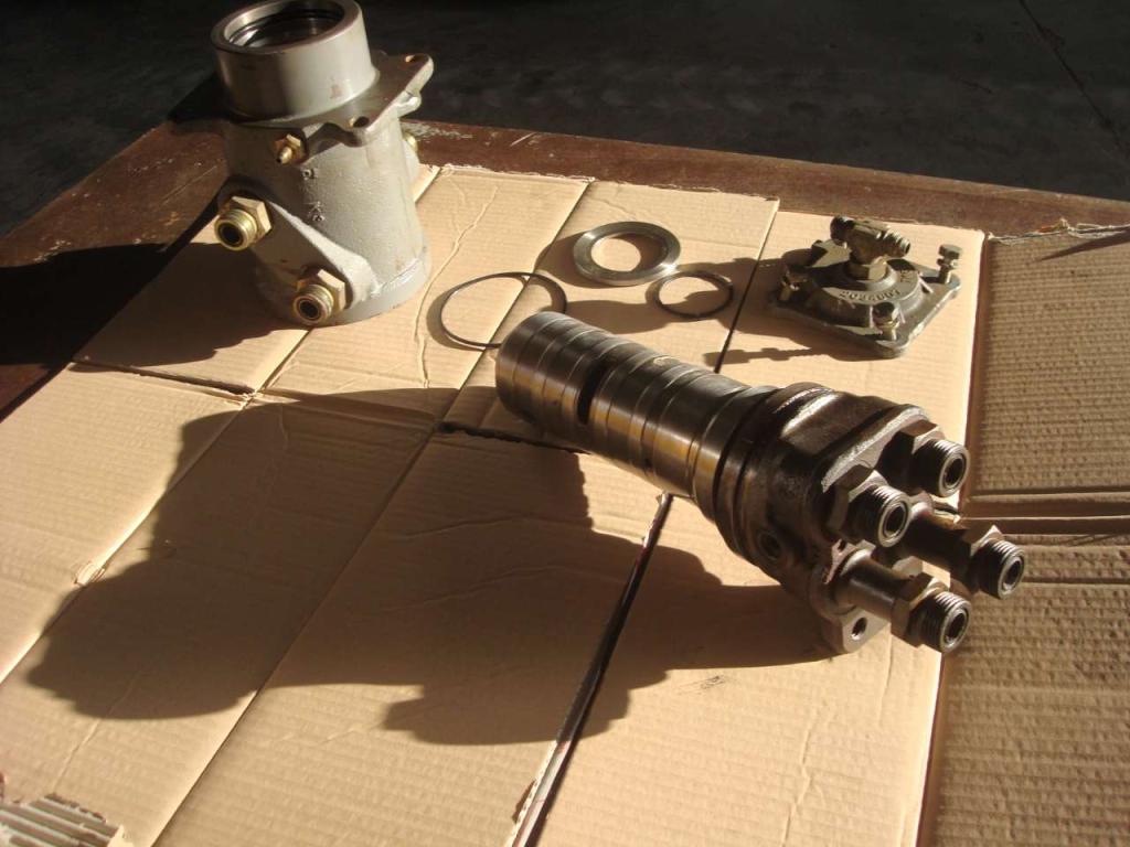 Rotating joint for Hitachi ZX 160 Photo 4