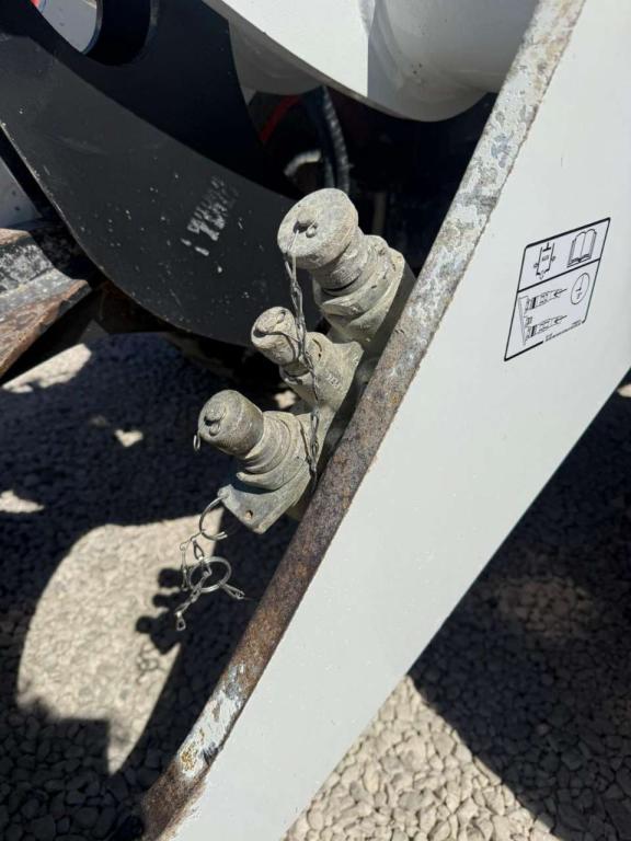 Bobcat L75 Photo 13