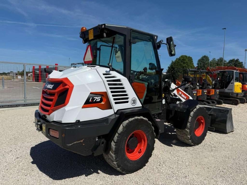Bobcat L75 Photo 4