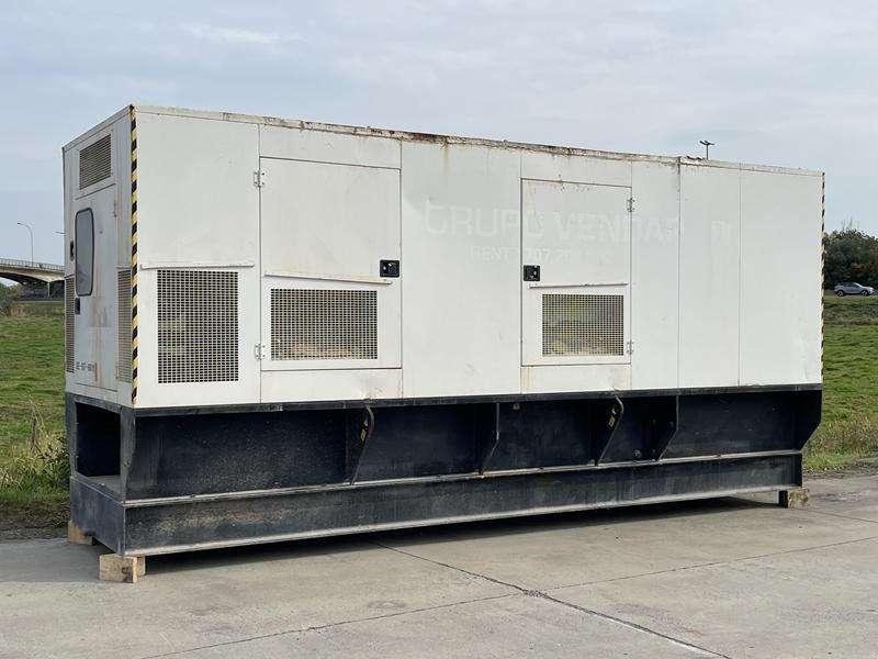Caterpillar C 18 - 700 Photo 2