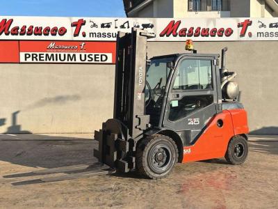 Toyota 40-8FD45N sold by Massucco T. Srl
