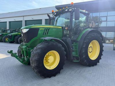 John Deere 6175R Photo 1
