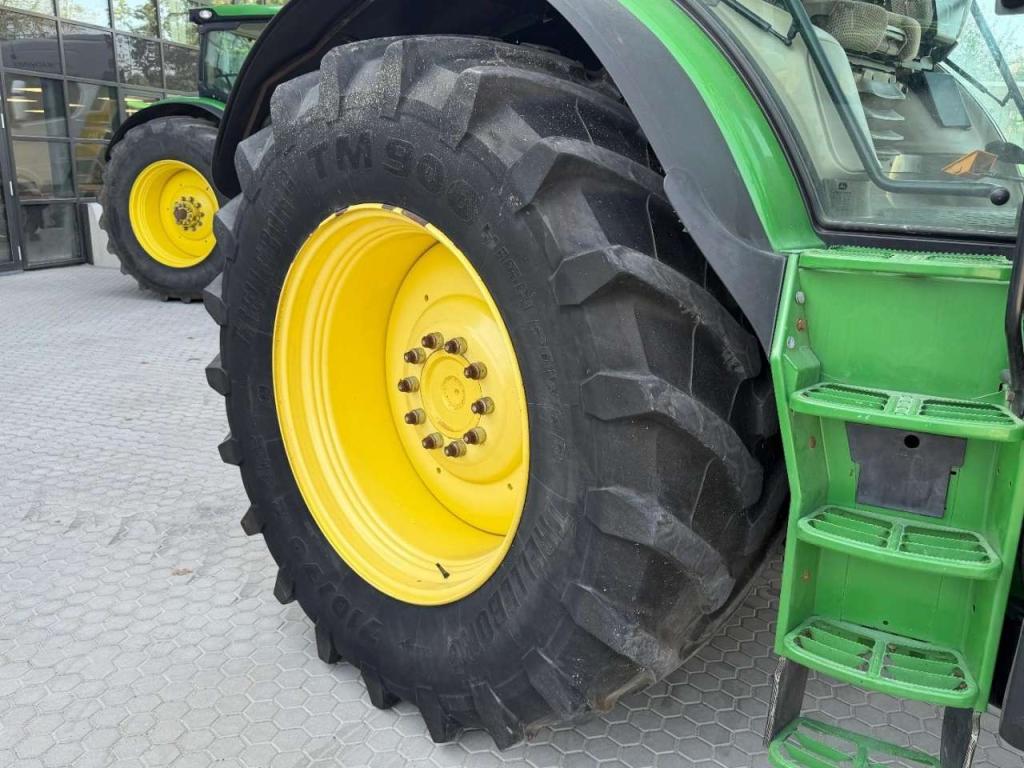 John Deere 6175R Photo 11