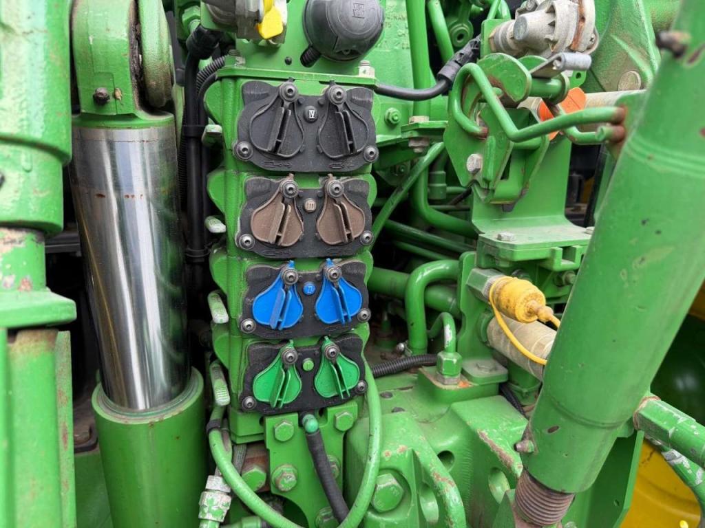 John Deere 6175R Photo 24