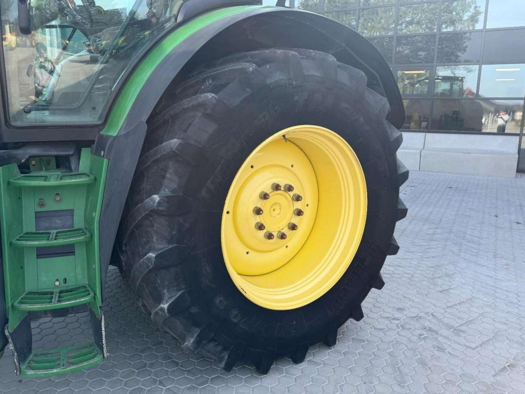 John Deere 6175R Photo 8