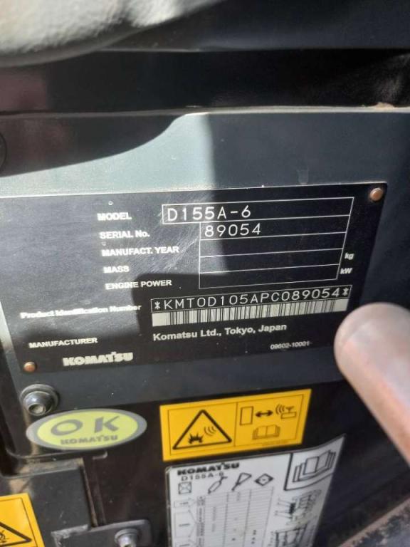 Komatsu D155A-6R (4pcs available for sale in Abu Dhabi) Photo 17