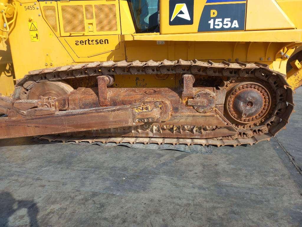 Komatsu D155A-6R (4pcs available for sale in Abu Dhabi) Photo 24