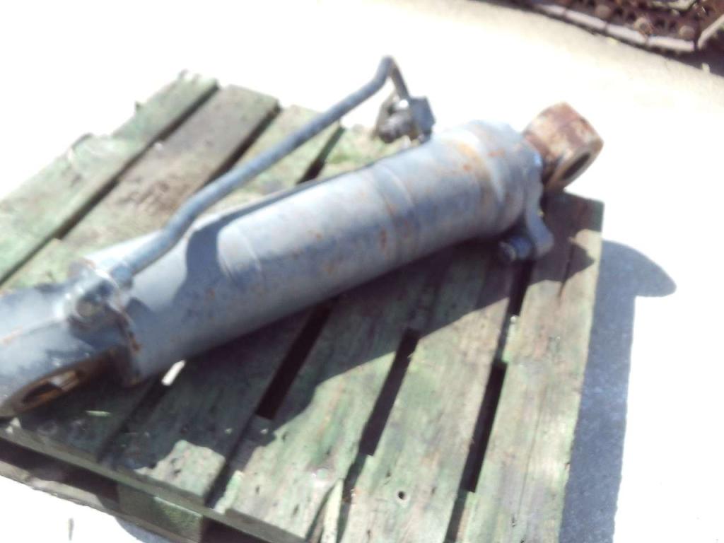 Bucket rotation piston for New Holland W270B Photo 2