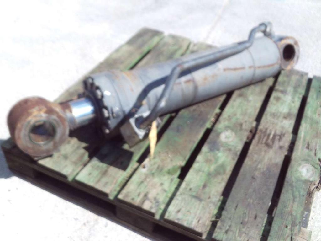Bucket rotation piston for New Holland W270B Photo 3