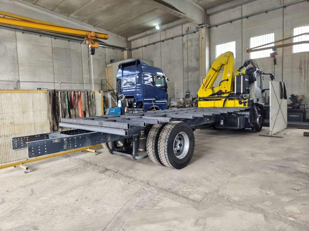 Iveco EUROCARGO 180E25K Photo 12