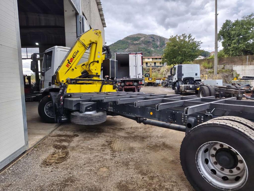 Iveco EUROCARGO 180E25K Photo 29