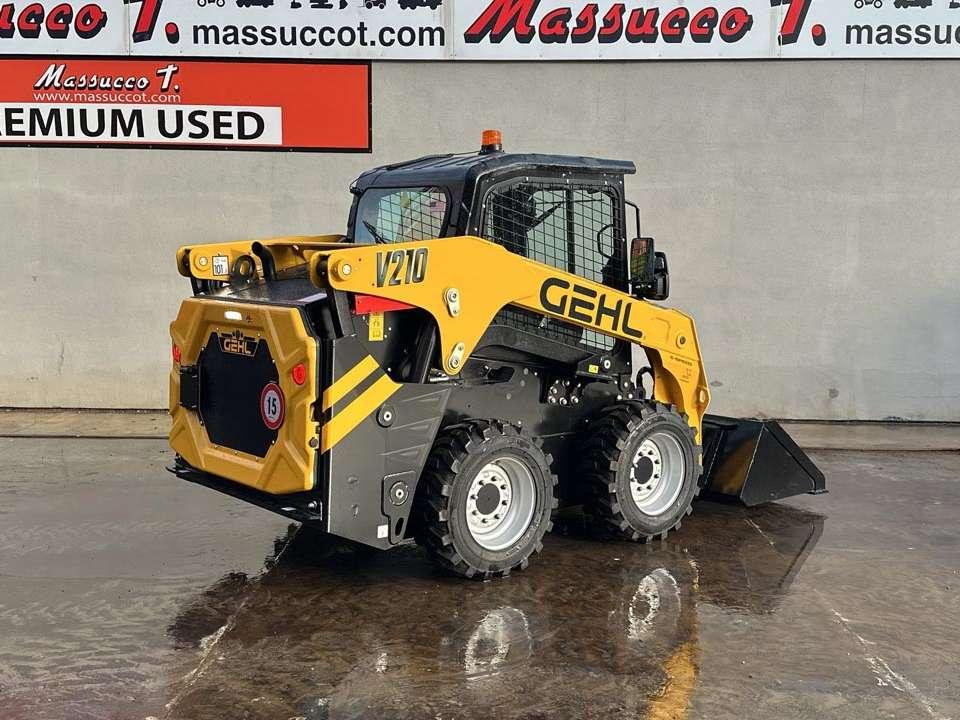 Gehl V210 HF Photo 16