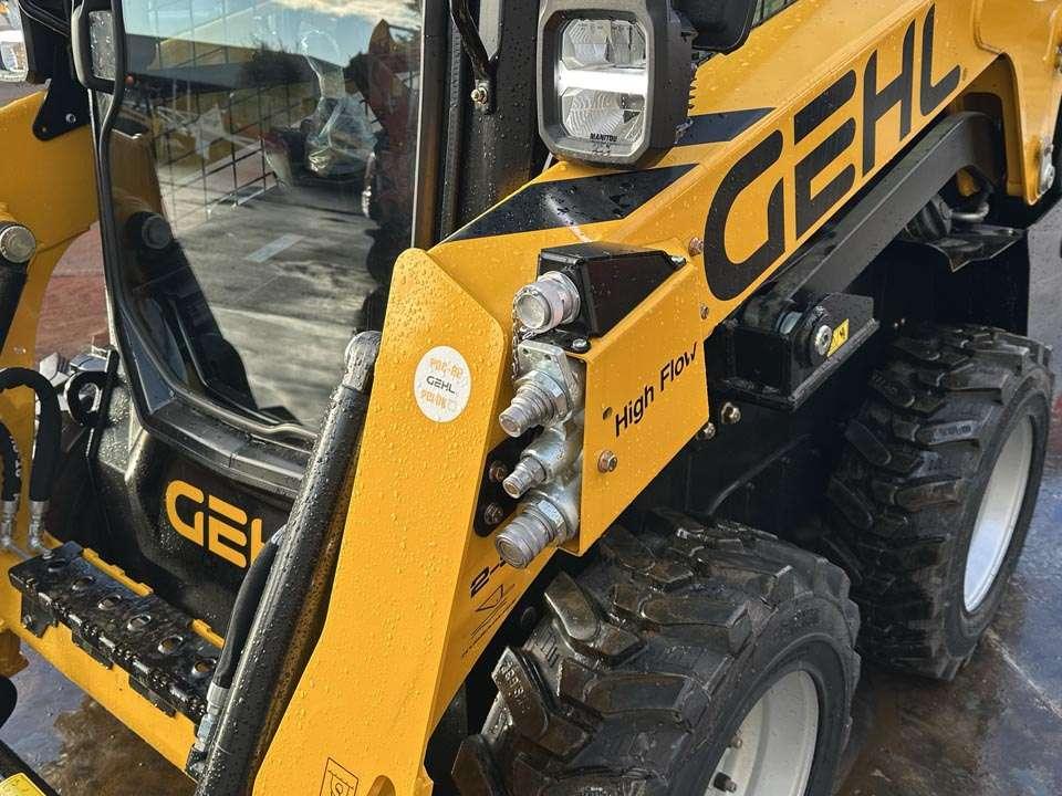 Gehl V210 HF Photo 9