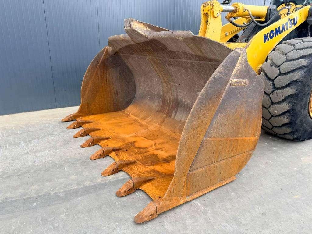 Komatsu WA470-8 Photo 17