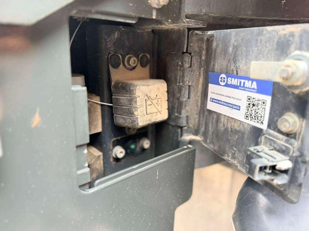 Komatsu WA470-8 Photo 19