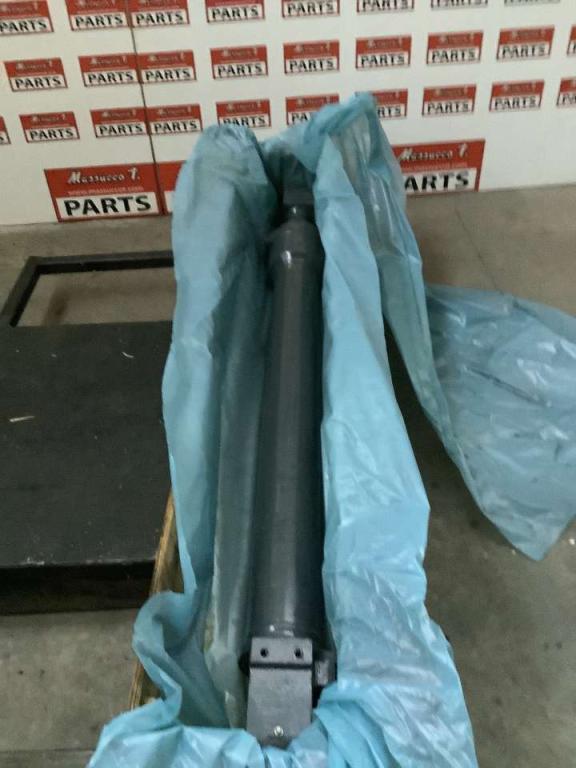 Bucket return cylinder for Case WX168 Photo 1