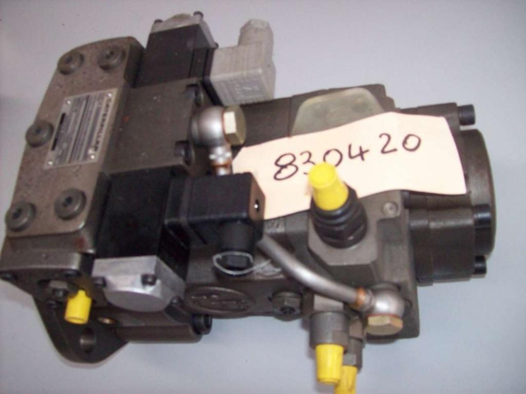 Hydraulic pump for Caterpillar CB523B - CB525B Photo 2