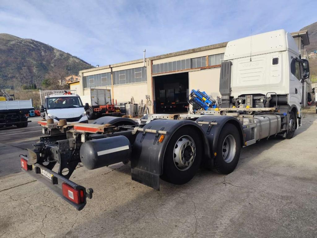 Iveco S-WAY 510 AS Photo 17
