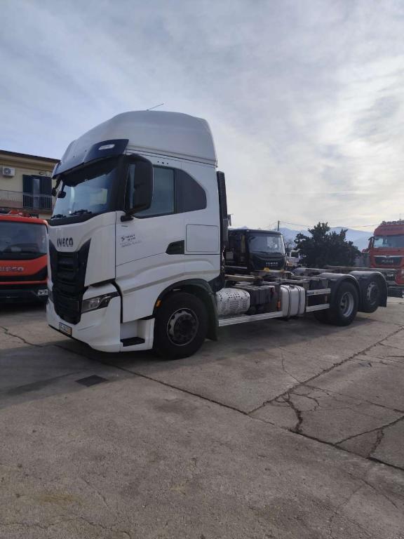 Iveco S-WAY 510 AS Photo 2