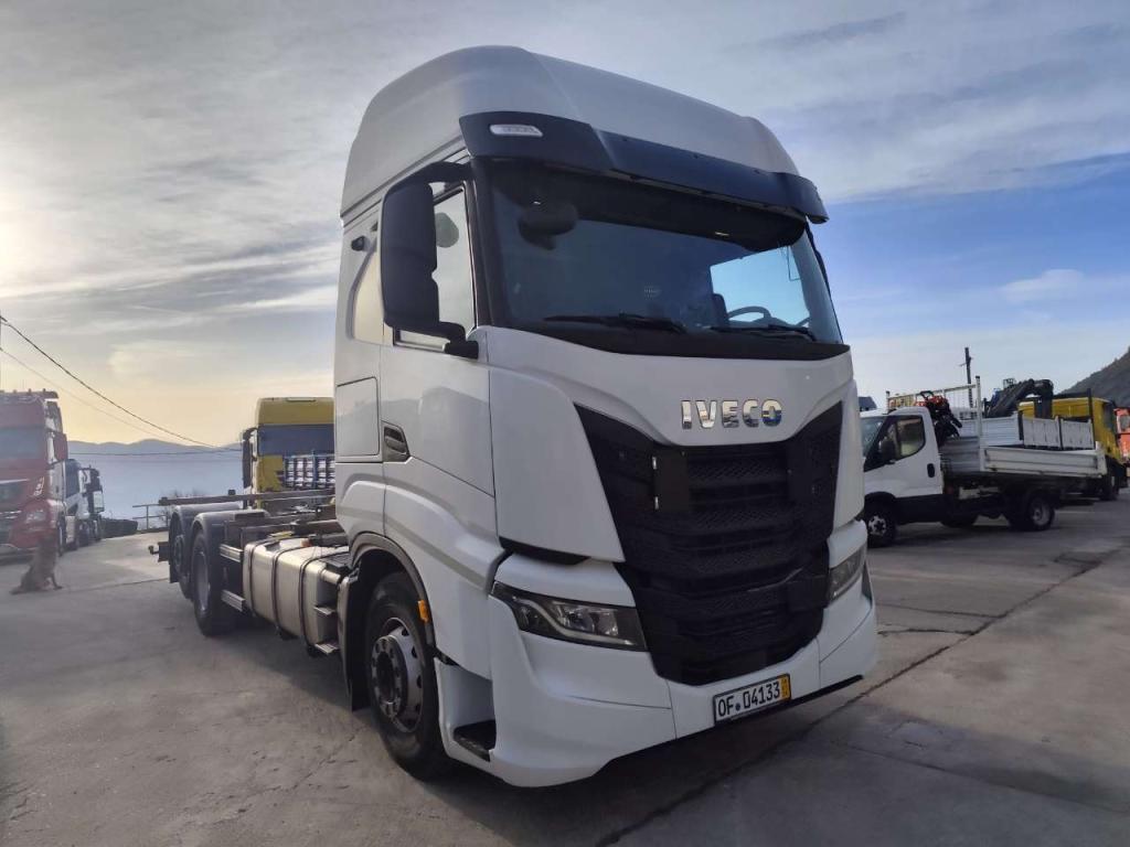 Iveco S-WAY 510 AS Photo 21