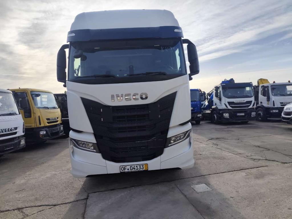 Iveco S-WAY 510 AS Photo 23