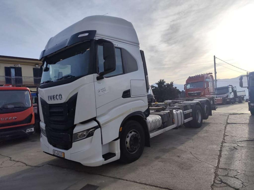 Iveco S-WAY 510 AS Photo 26